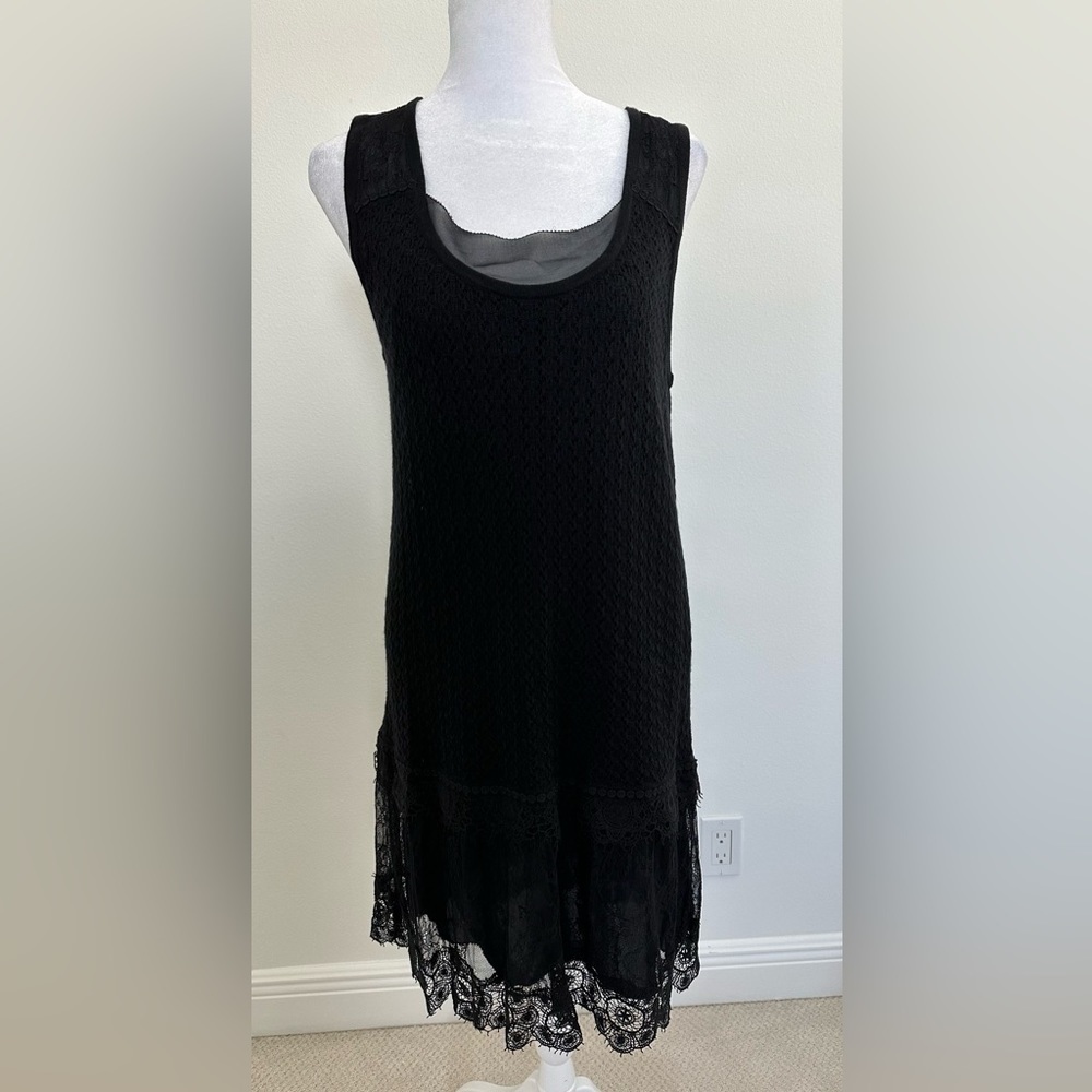 Cluny Black Sleeveless Dress, lace détails on bottom, size M